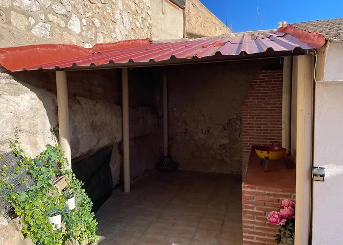 Casa Rural Con Barbacoa Y Amplia Terraza.