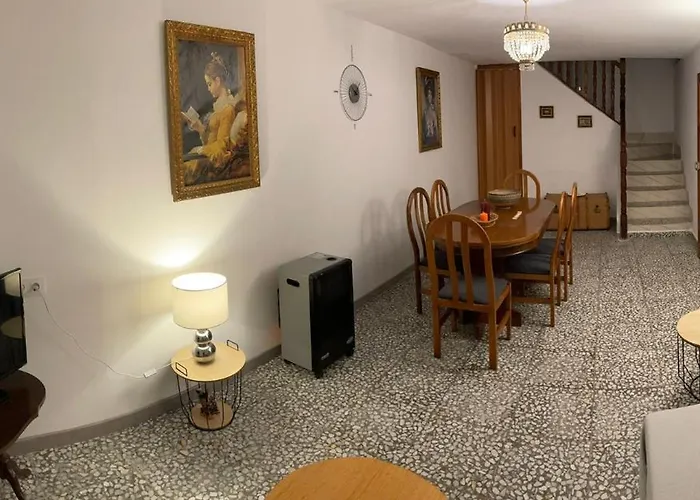 Casa Rural Con Barbacoa Y Amplia Terraza.